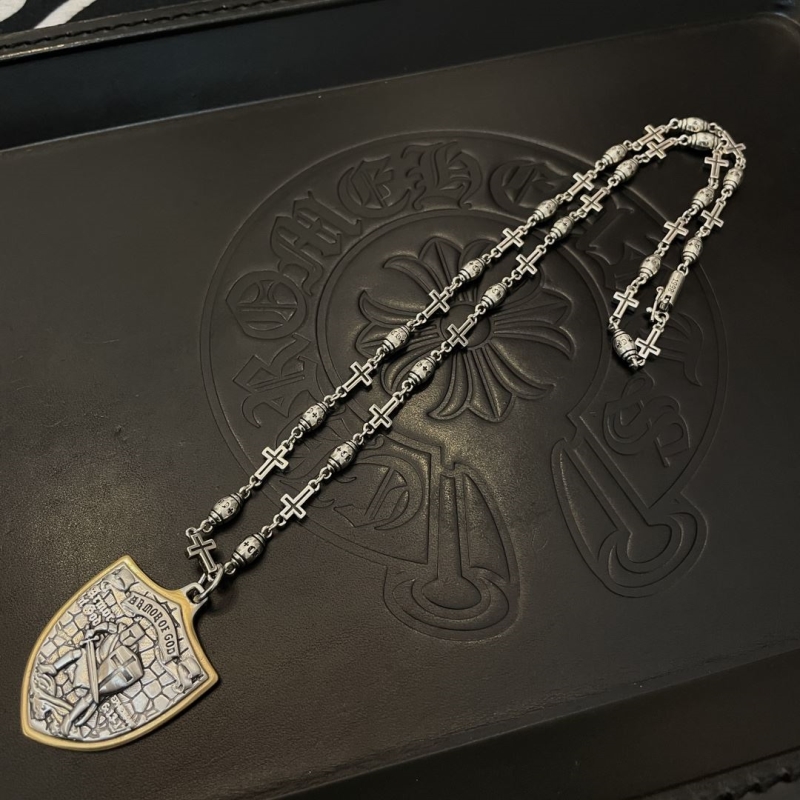 Ch*0me He**ts necklaces